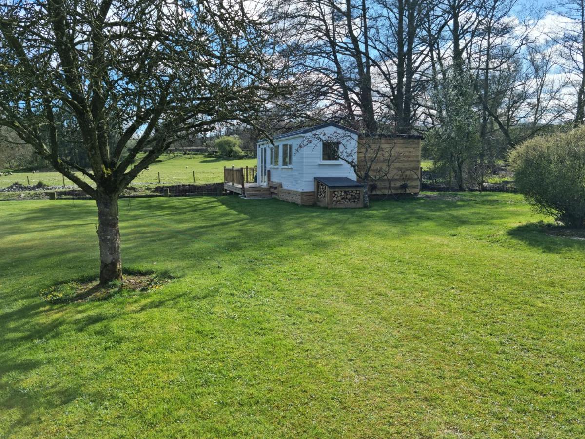Riverside Cabin At Pen-Y-Bont Mill Hotell Oswestry Exteriör bild